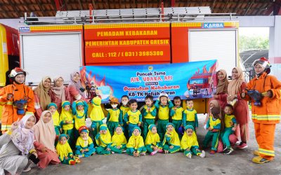 Puncak Tema Profesi Kunjungi Pemadam Kebakaran